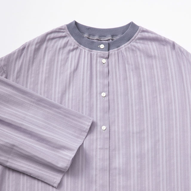 からみ織の羽織りブラウス