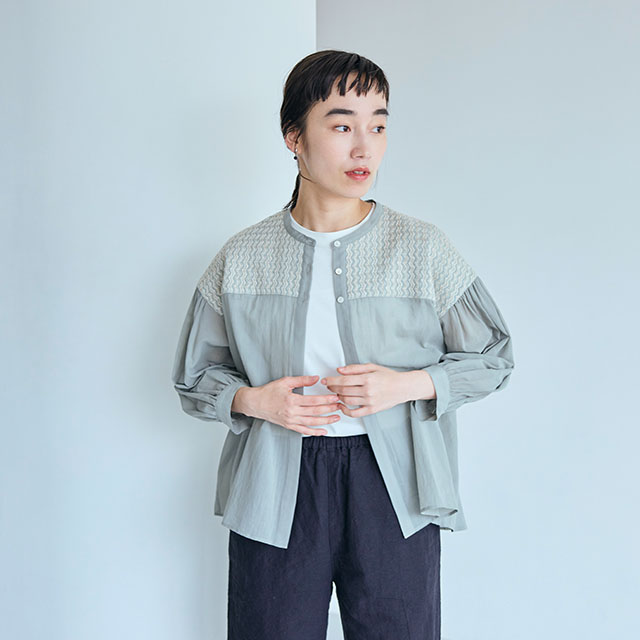 ラッセル編みの羽織りブラウス