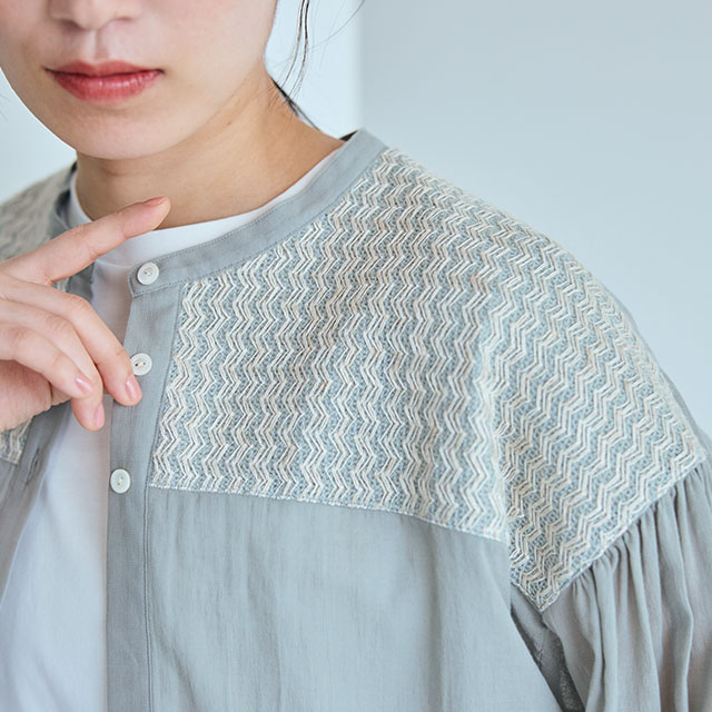 ラッセル編みの羽織りブラウス