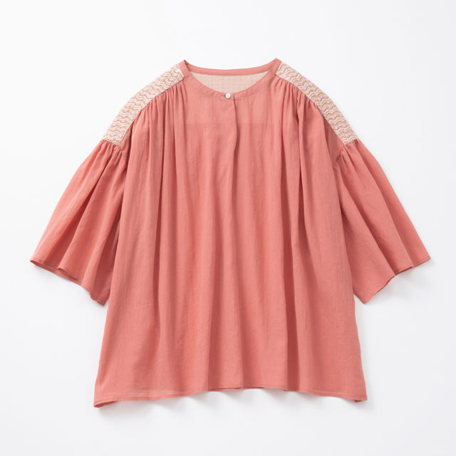 ラッセル編みのプルオーバー