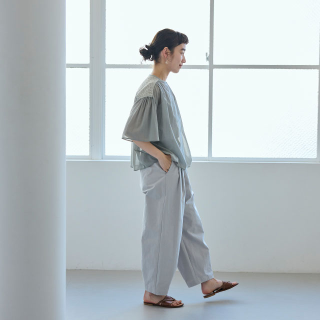 ラッセル編みのプルオーバー