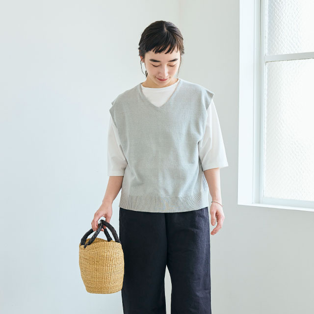 綿麻のニットベスト
