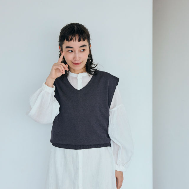 綿麻のニットベスト