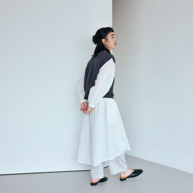 綿麻のニットベスト