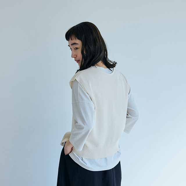 綿麻のニットベスト