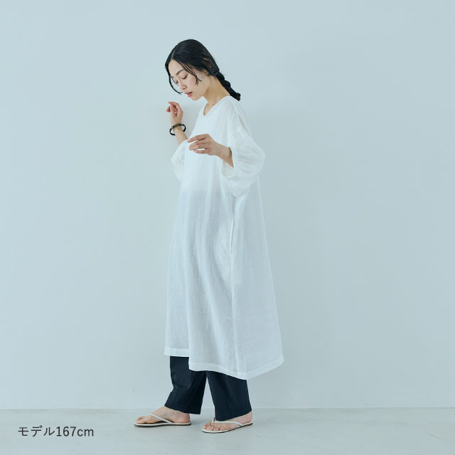 日本の白 パフスリーブワンピース