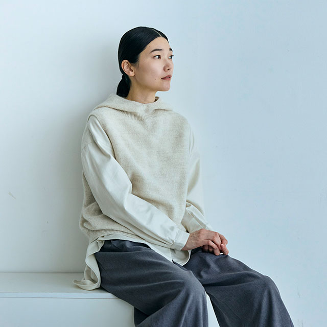 ウールアルパカ　パーカーベスト