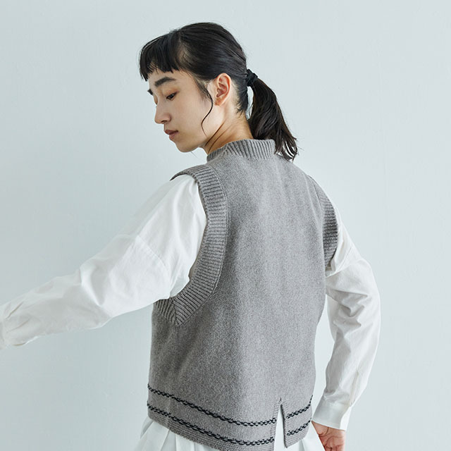 こぎん模様のニットベスト