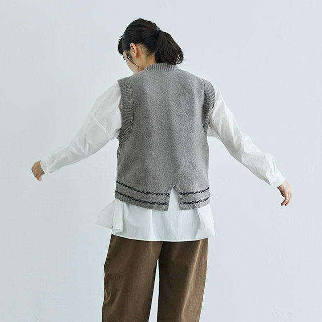 こぎん模様のニットベスト