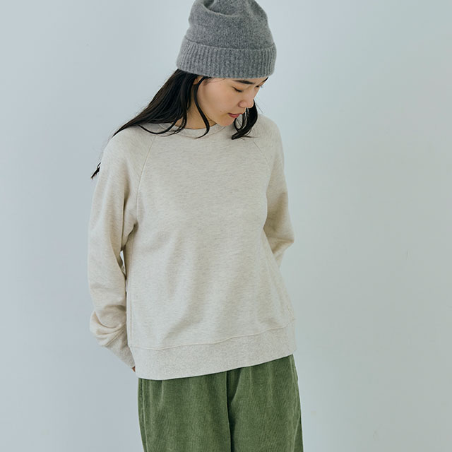 やわらかパイルのプルオーバー