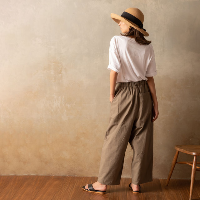 ゆったり2タックテーパードパンツ ホワイト FREE