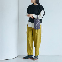 麻の高密度織　タックパンツ