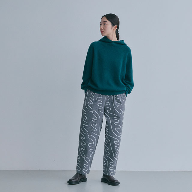 布ぬのパンツ　テーパード　羽モール刺繍