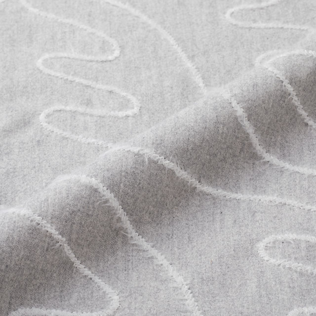 布ぬのパンツ　テーパード　羽モール刺繍