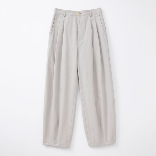 高密度コットンのコクーンパンツ