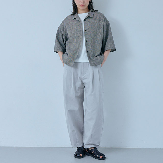 高密度コットンのコクーンパンツ
グレー