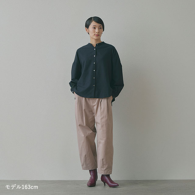 高密度コットンのコクーンパンツ