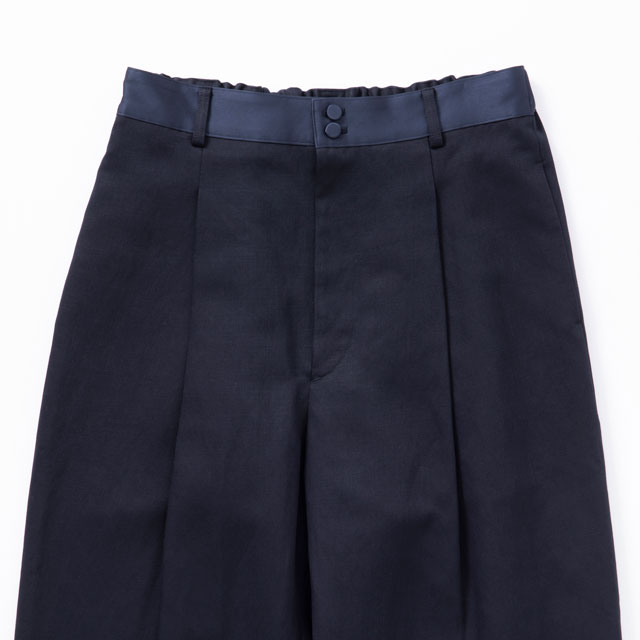 リネンコットンとサテンのテーパードパンツ