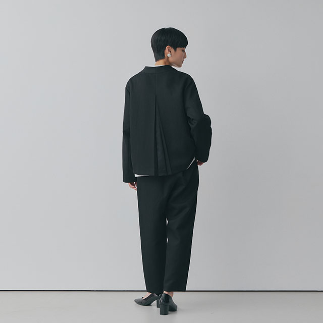 リネンコットンとサテンのテーパードパンツ