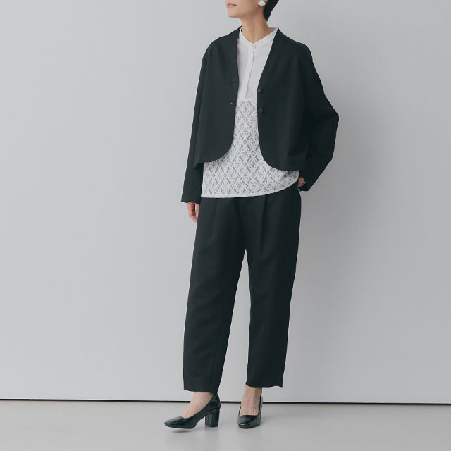 リネンコットンとサテンのテーパードパンツ