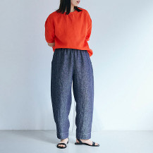 リネンデニムのワイドテーパードパンツ