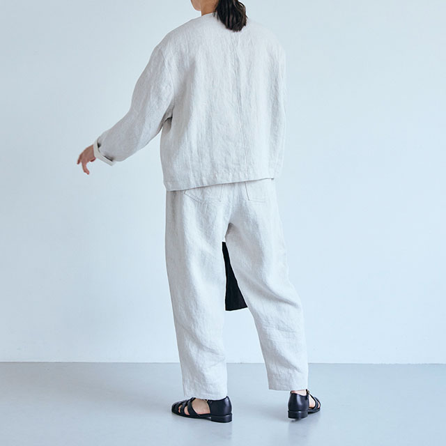 リネンデニムのワイドテーパードパンツ
