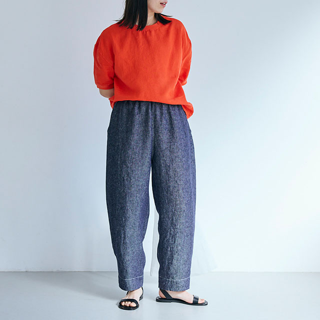 リネンデニムのワイドテーパードパンツ