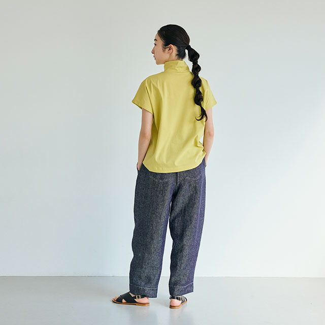 リネンデニムのワイドテーパードパンツ