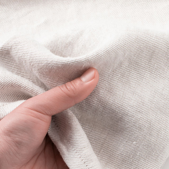 リネンデニムのワイドテーパードパンツ