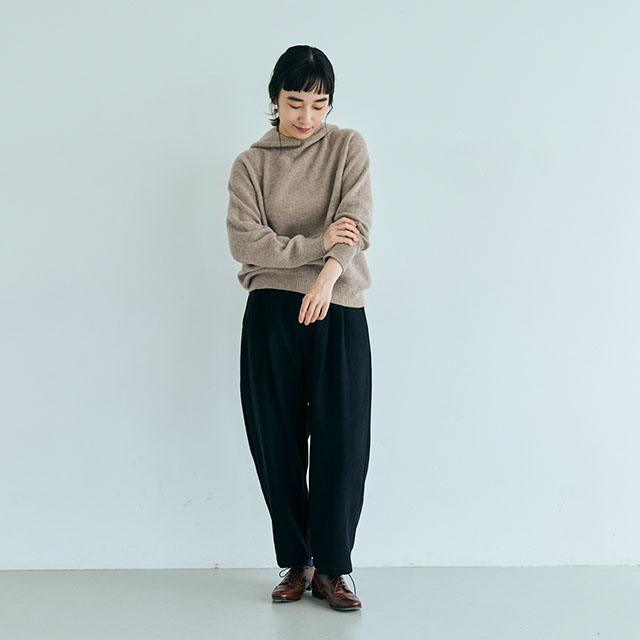 ウールのコクーンパンツ