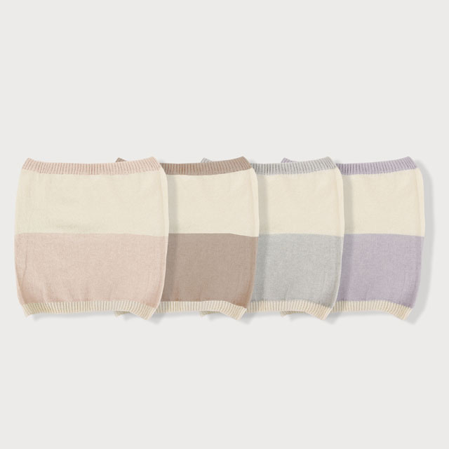 腹巻としてもネックウォーマーとしても使える、2WAYタイプのボディカバー。薄手なので腹巻として使用してもアウターに響かず、体の冷えを防ぎます。生地を一重にすることでツートンカラーに、二重にすることで単色カラーになります。