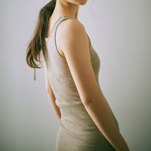 merino wool タンクトップ off系（×khaki） ONE