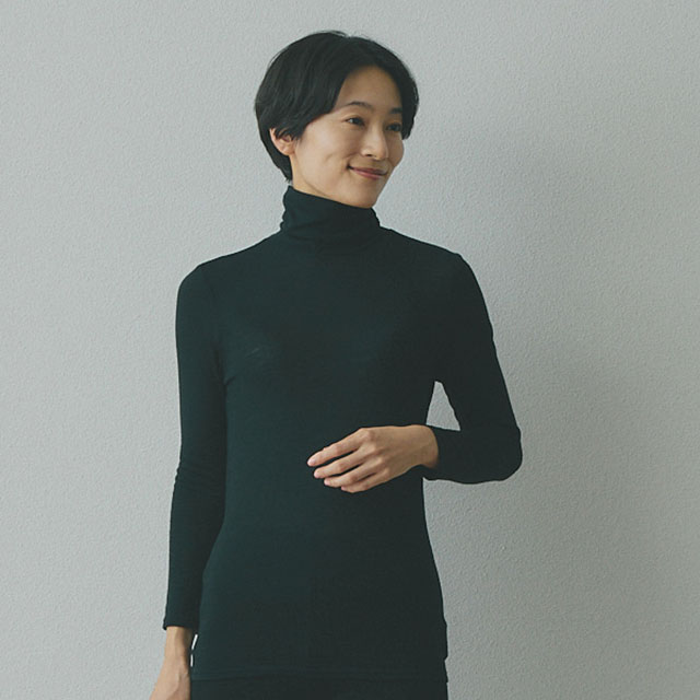 やわらウールのインナー タートルネック