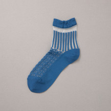 靴下　透かし編み