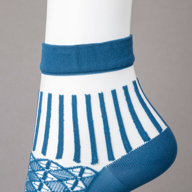 靴下　透かし編み