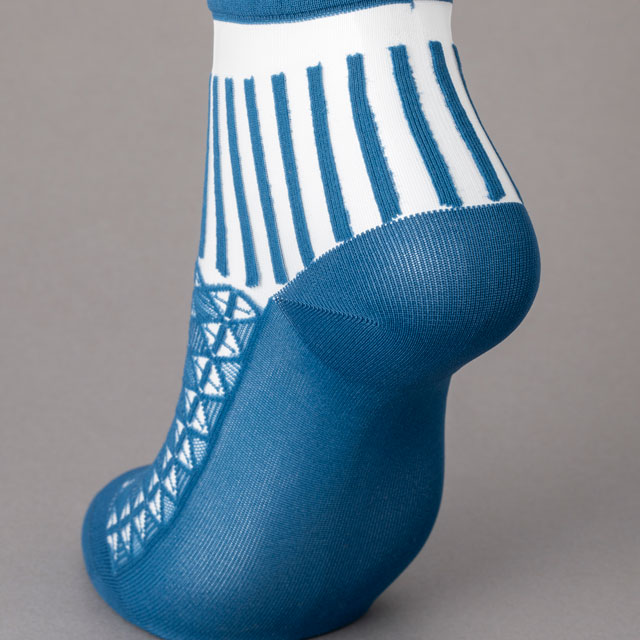 靴下　透かし編み