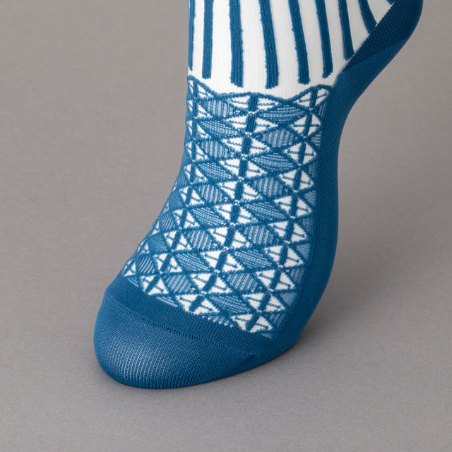 靴下　透かし編み