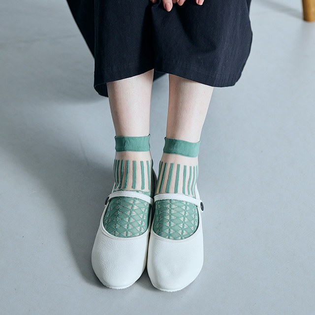 靴下　透かし編み