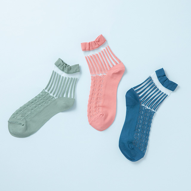 靴下　透かし編み