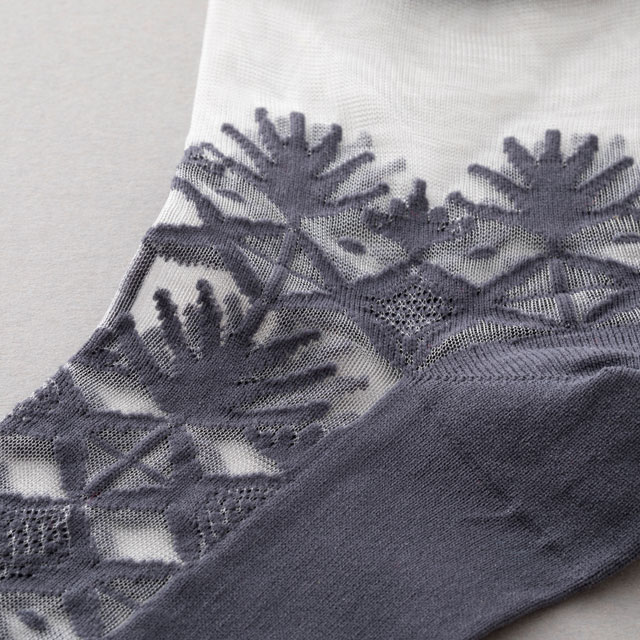 靴下　透かし編み