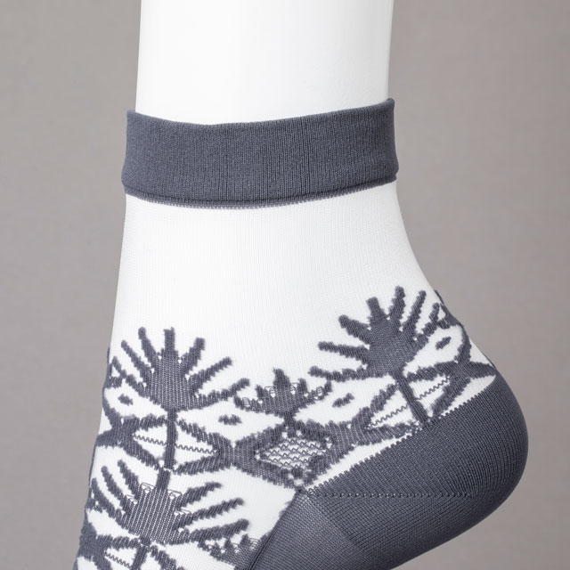 靴下　透かし編み