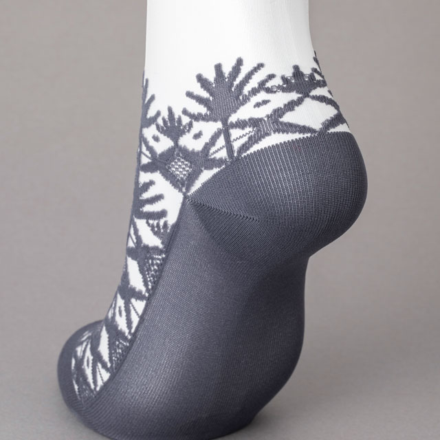 靴下　透かし編み