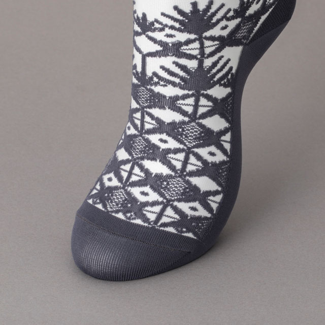 靴下　透かし編み