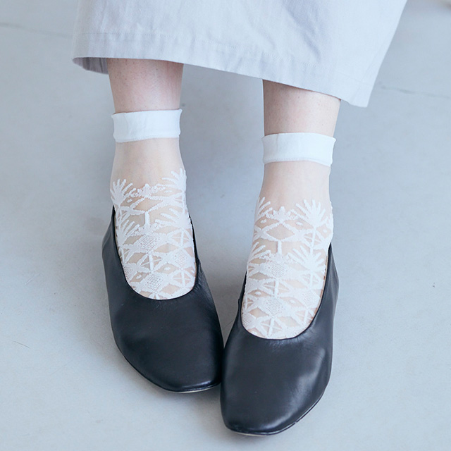 靴下　透かし編み