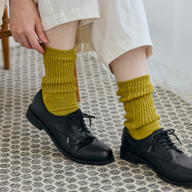 靴下　透かし編み