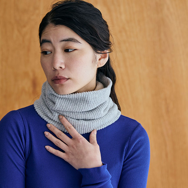 空気で保温するワシオ式起毛のネックウォーマー