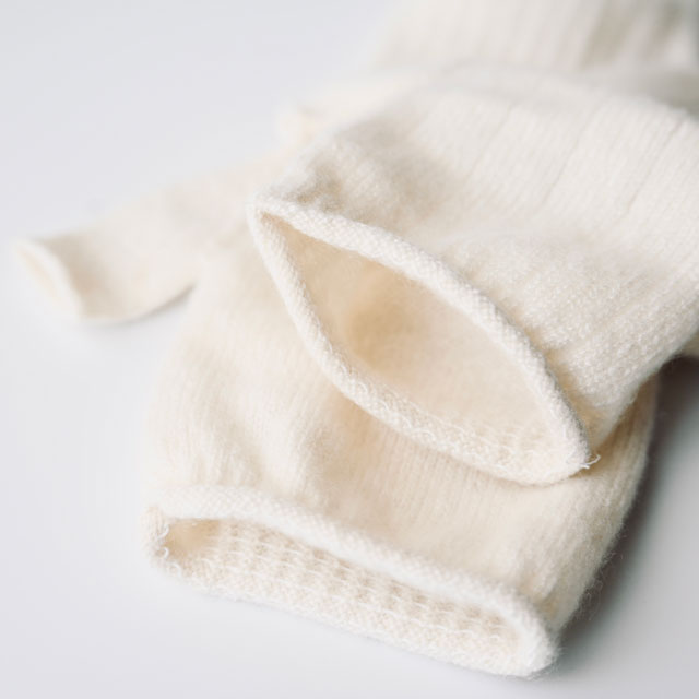 ハンドウォーマー natural　white FREE