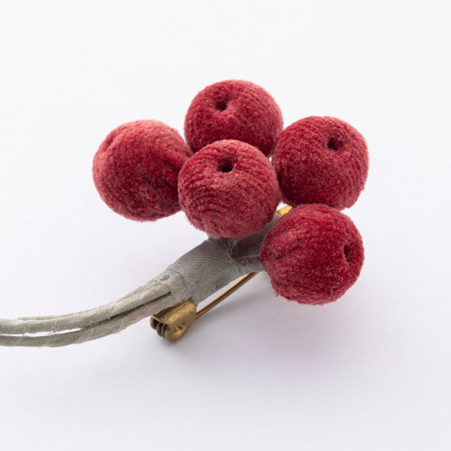 季節のブローチ