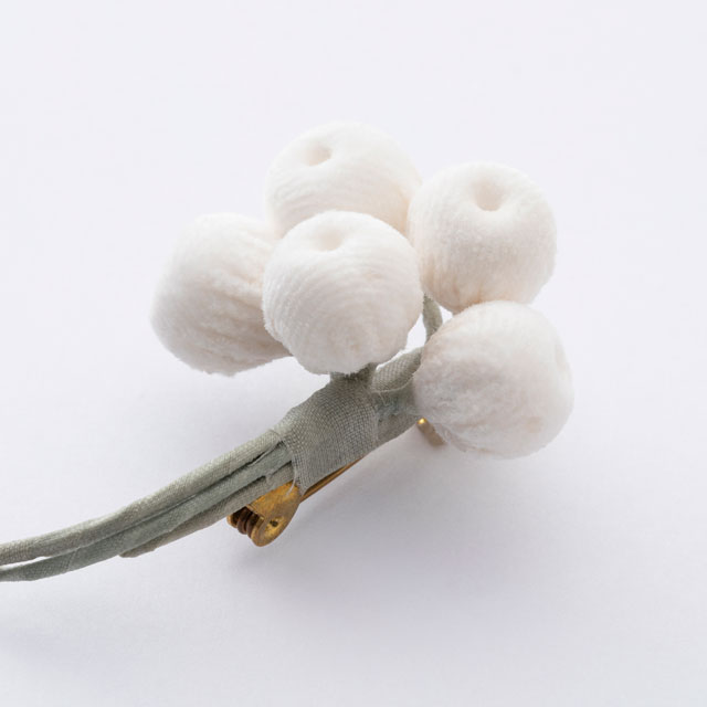 季節のブローチ