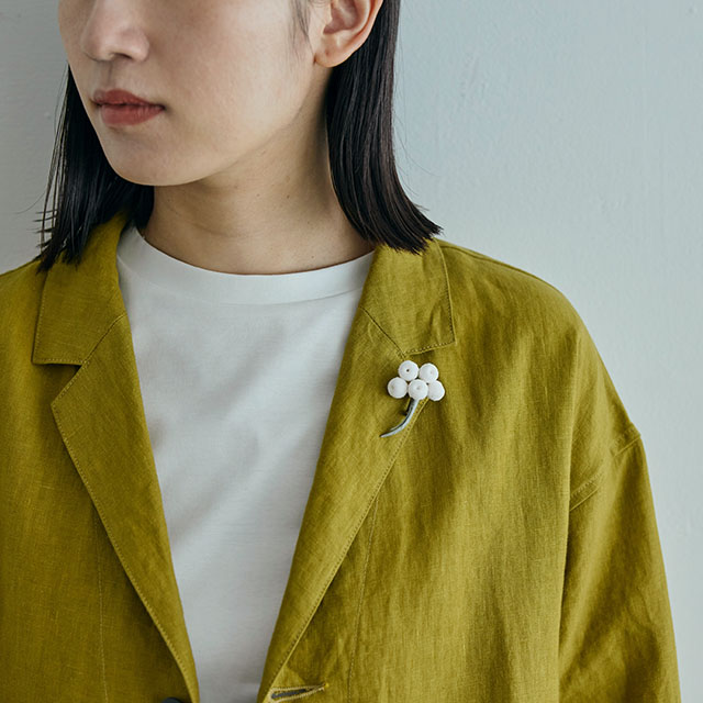 季節のブローチ